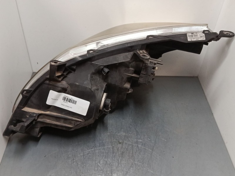 Recambio de faro derecho para toyota verso (_r2_) 1.6 (zgr20_) referencia OEM IAM 811300F090  