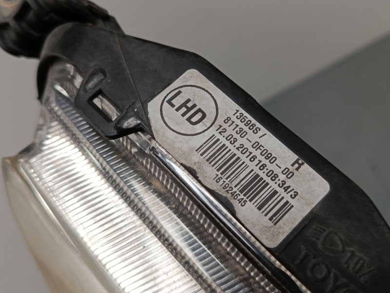 Recambio de faro derecho para toyota verso (_r2_) 1.6 (zgr20_) referencia OEM IAM 811300F090  