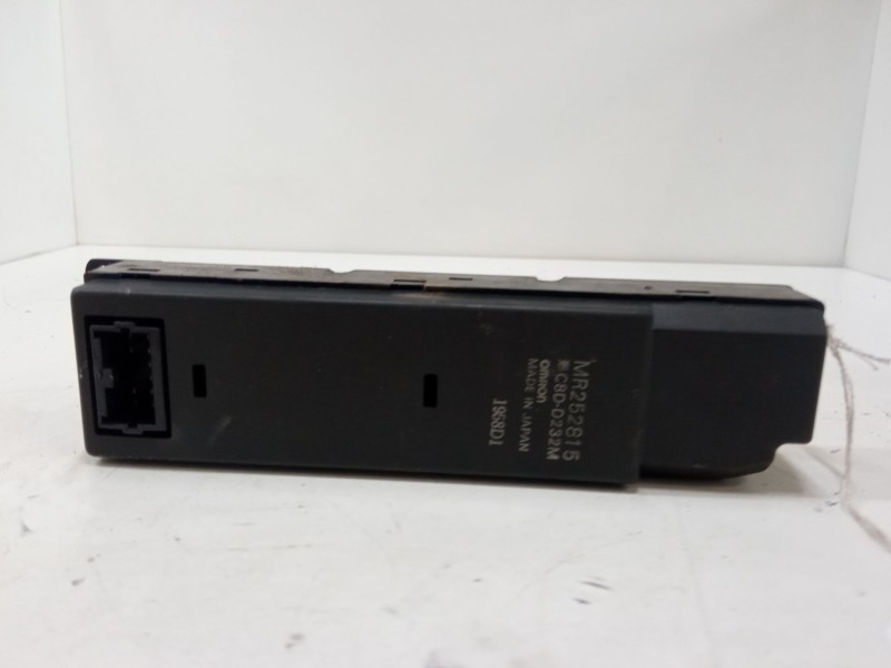 Recambio de mando elevalunas delantero izquierdo para mitsubishi galant viii (ea_) 2.0 (ea2a) referencia OEM IAM C8DD232M  