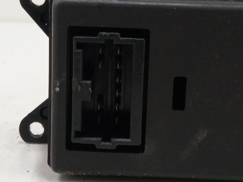 Recambio de mando elevalunas delantero izquierdo para mitsubishi galant viii (ea_) 2.0 (ea2a) referencia OEM IAM C8DD232M  