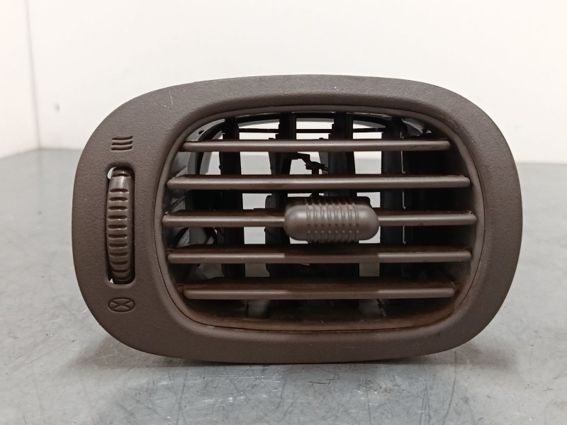 Recambio de aireador izquierdo para dodge grand caravan referencia OEM IAM   