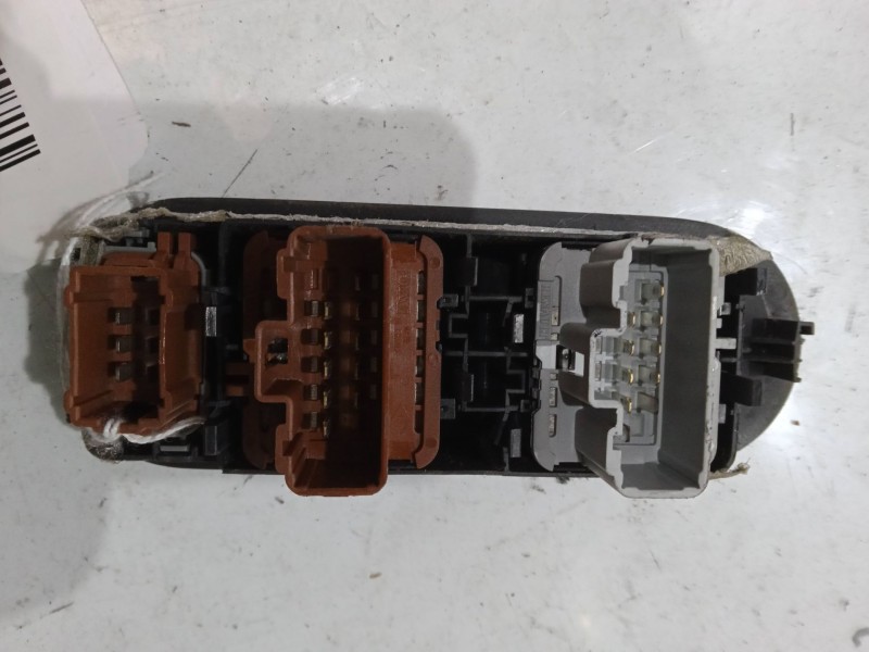 Recambio de mando elevalunas delantero izquierdo para renault megane ii (bm0/1_, cm0/1_) 1.5 dci (bm02, bm13, bm2a, cm02, cm13)  Recambio de mando elevalunas delantero izquierdo para renault megane ii (bm0/1_, cm0/1_) 1.5 dci (bm02, bm13, bm2a, cm02, cm13)