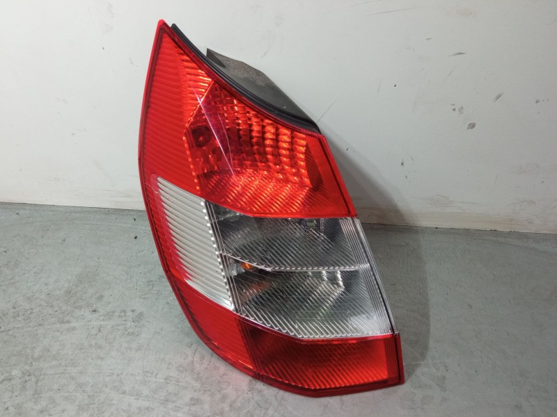 Recambio de piloto trasero izquierdo para renault grand scénic ii (jm0/1_) 1.9 dci (jm14) referencia OEM IAM 8200493374  