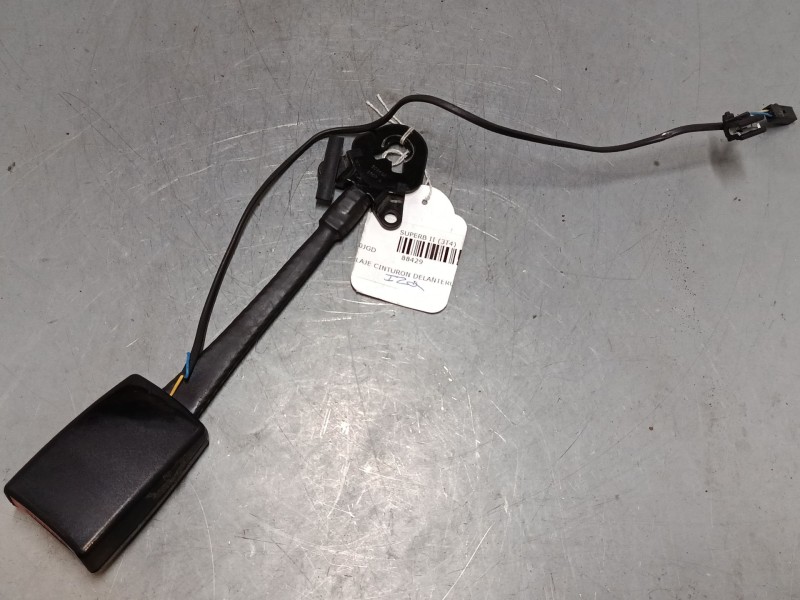 Recambio de anclaje cinturon delantero izquierdo para skoda superb ii (3t4) 2.0 tdi 16v referencia OEM IAM   