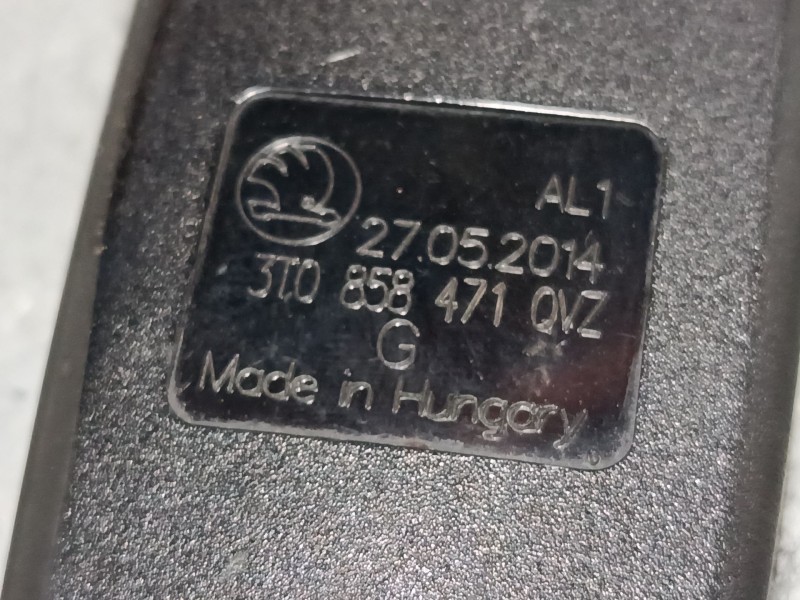 Recambio de anclaje cinturon delantero izquierdo para skoda superb ii (3t4) 2.0 tdi 16v referencia OEM IAM   