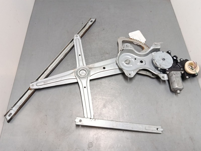 Recambio de elevalunas electrico delantero derecho para toyota verso (_r2_) 1.6 (zgr20_) referencia OEM IAM 698100F020  