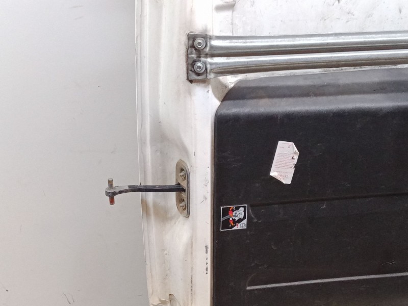 Recambio de porton trasero derecho para fiat doblo cargo (263_) 1.3 d multijet referencia OEM IAM 52000031  