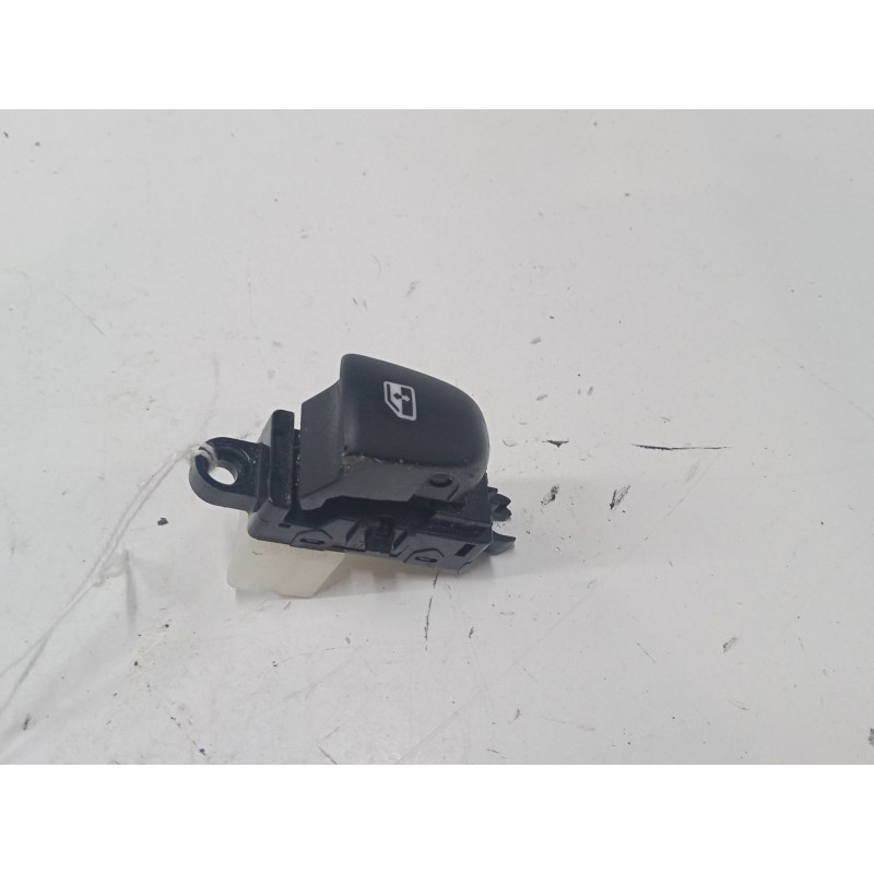 Recambio de mando elevalunas trasero izquierdo para nissan qashqai ii (j11, j11_) 1.3 dig-t referencia OEM IAM   
