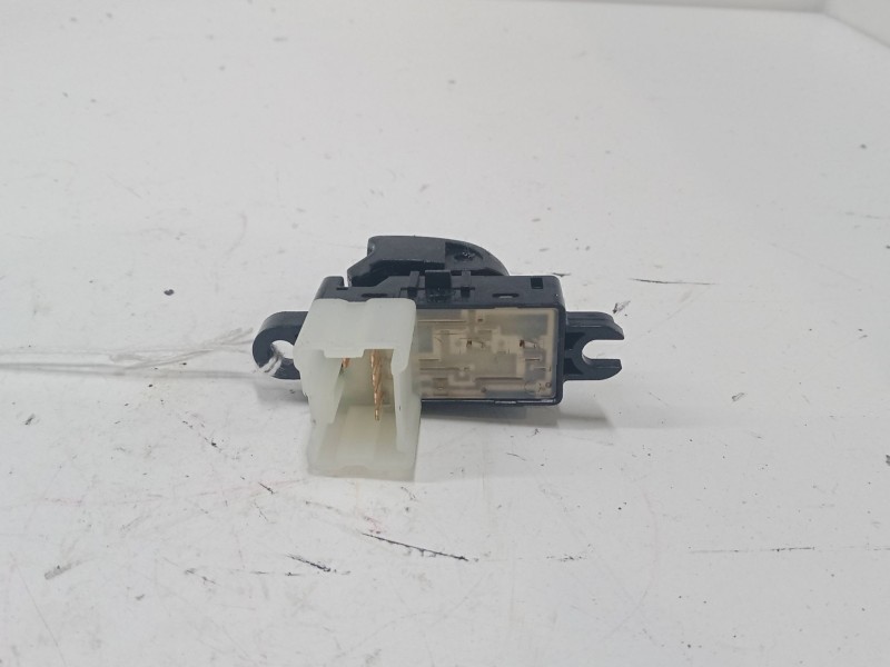 Recambio de mando elevalunas trasero izquierdo para nissan qashqai ii (j11, j11_) 1.3 dig-t referencia OEM IAM   