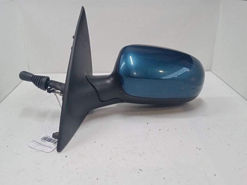 Recambio de retrovisor izquierdo para opel corsa c (x01) 1.2 (f08, f68) referencia OEM IAM   