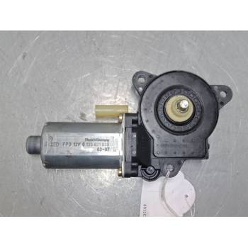 MOTOR ELEVALUNA DELANTERO DERECHO 0130821939 