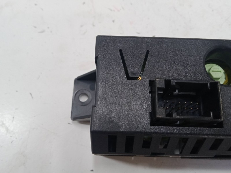 Recambio de pantalla interior reloj para opel corsa c (x01) 1.2 (f08, f68) referencia OEM IAM 009164455  