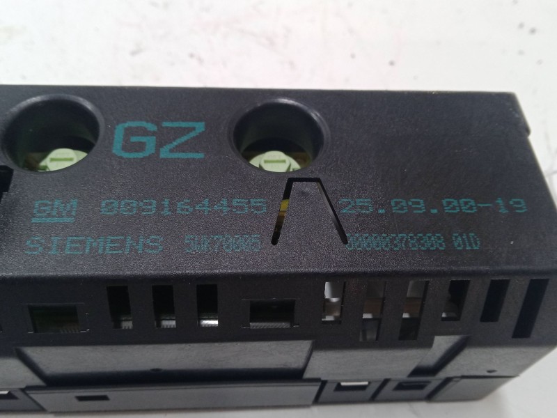 Recambio de pantalla interior reloj para opel corsa c (x01) 1.2 (f08, f68) referencia OEM IAM 009164455  