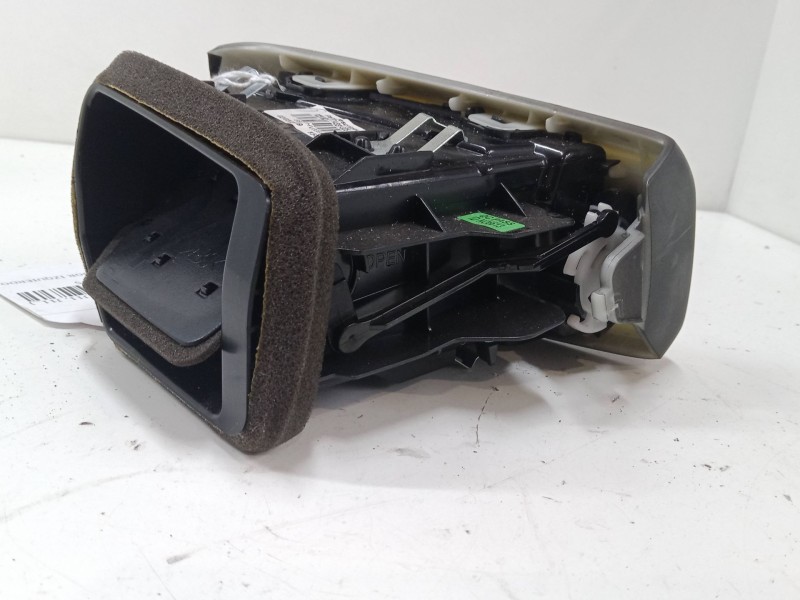 Recambio de aireador izquierdo para nissan qashqai ii (j11, j11_) 1.3 dig-t referencia OEM IAM   
