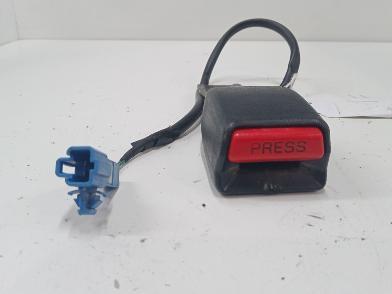 Recambio de anclaje cinturon delantero izquierdo para toyota celica coupé (_t23_) 1.8 16v vt-i (zzt230_) referencia OEM IAM   