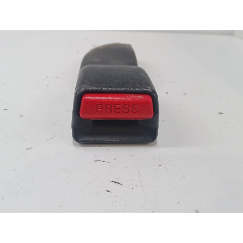 Recambio de anclaje cinturon trasero izquierdo para toyota celica coupé (_t23_) 1.8 16v vt-i (zzt230_) referencia OEM IAM   