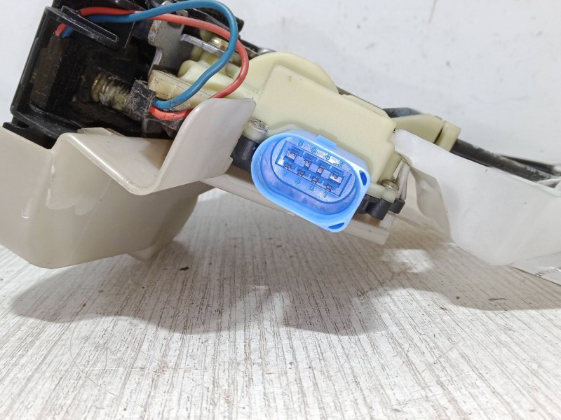 Recambio de cerradura puerta delantera izquierda para volkswagen polo (9n_, 9a_) 1.4 16v referencia OEM IAM   