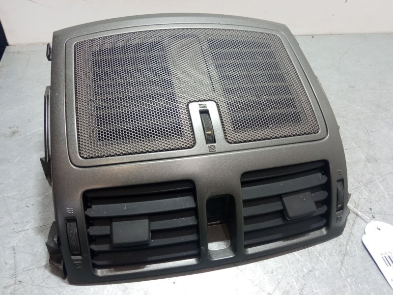 Recambio de aireador central para toyota auris (_e15_) 1.4 d-4d (nde150_) referencia OEM IAM 11GY06  