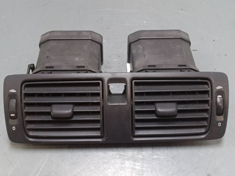 Recambio de aireador central para volvo c30 (533) 1.6 d referencia OEM IAM   