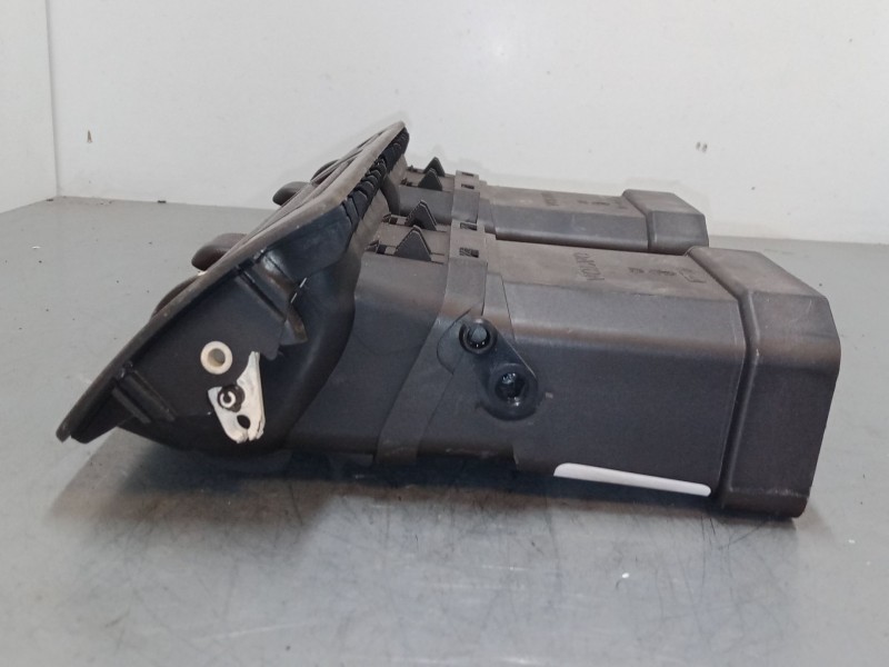 Recambio de aireador central para volvo c30 (533) 1.6 d referencia OEM IAM   