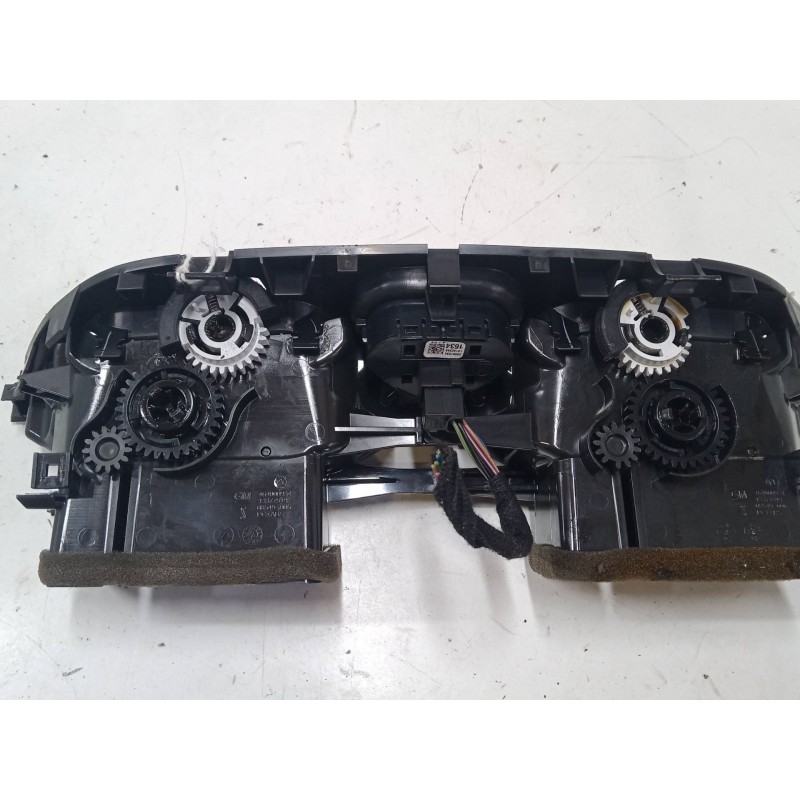 Recambio de aireador central para opel corsa e (x15) 1.4 (08, 68) referencia OEM IAM 464000934  13377949