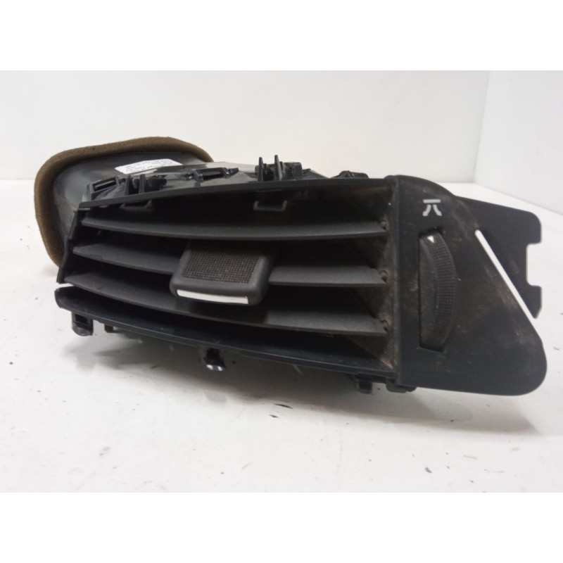 Recambio de aireador central derecho para opel astra j (p10) 2.0 cdti (68) referencia OEM IAM 13303921  