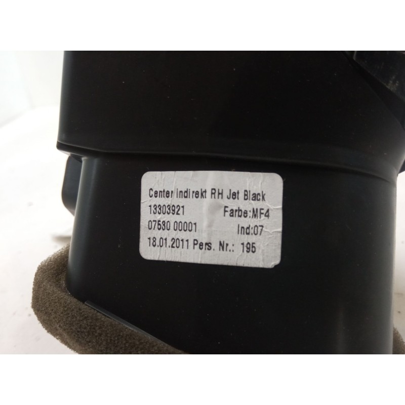 Recambio de aireador central derecho para opel astra j (p10) 2.0 cdti (68) referencia OEM IAM 13303921  