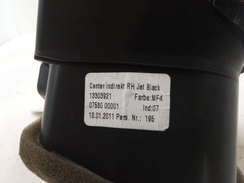 Recambio de aireador central derecho para opel astra j (p10) 2.0 cdti (68) referencia OEM IAM 13303921  