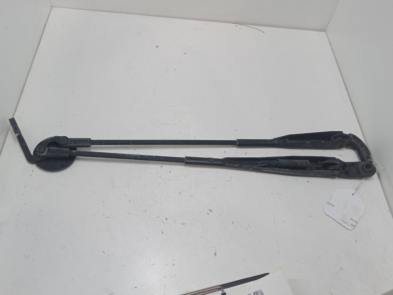 Recambio de brazo delantero limpiaparabrisas para renault twingo i (c06_) 1.2 16v (c06c, c06d, c06k) referencia OEM IAM   