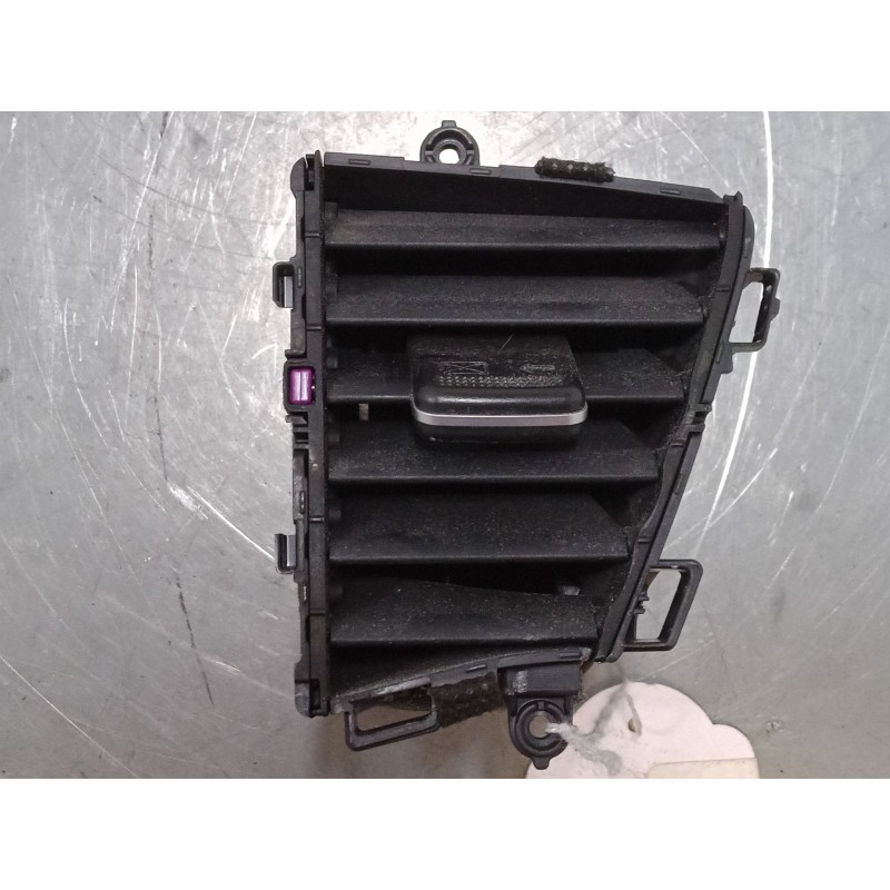 Recambio de aireador central derecho para kia ceed tourer (cd) 1.6 crdi 136 referencia OEM IAM 97420J7AA0  
