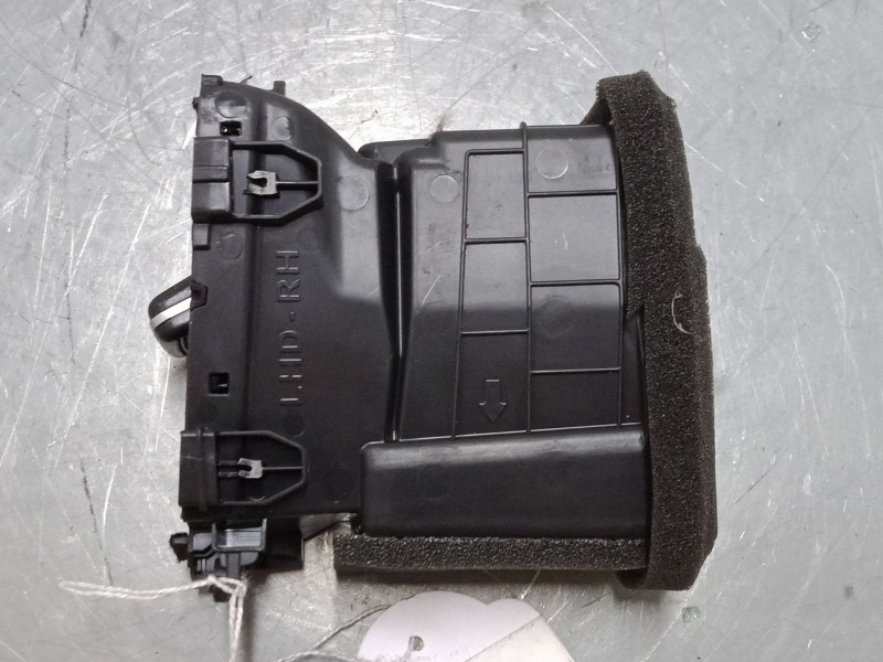 Recambio de aireador central derecho para kia ceed tourer (cd) 1.6 crdi 136 referencia OEM IAM 97420J7AA0  