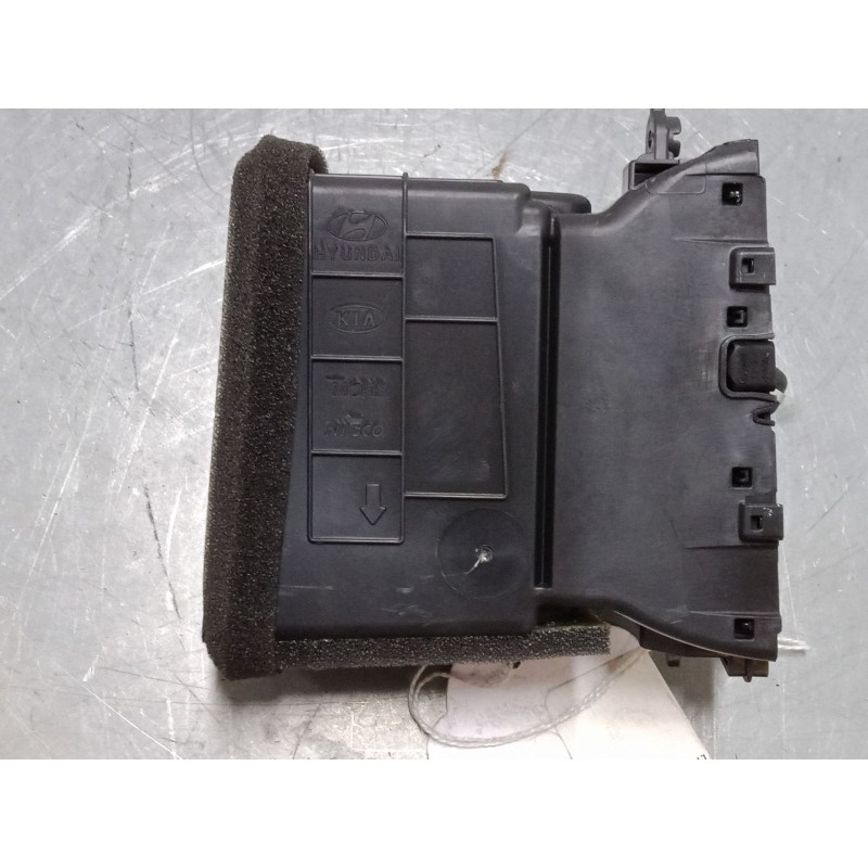Recambio de aireador central derecho para kia ceed tourer (cd) 1.6 crdi 136 referencia OEM IAM 97420J7AA0  