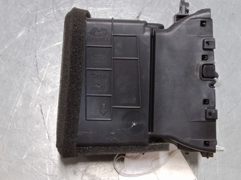 Recambio de aireador central derecho para kia ceed tourer (cd) 1.6 crdi 136 referencia OEM IAM 97420J7AA0  