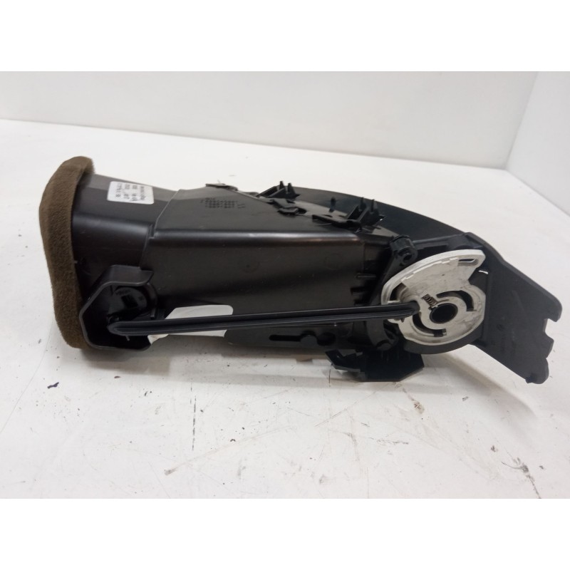 Recambio de aireador central izquierdo para opel astra j (p10) 2.0 cdti (68) referencia OEM IAM 522040591  13303925