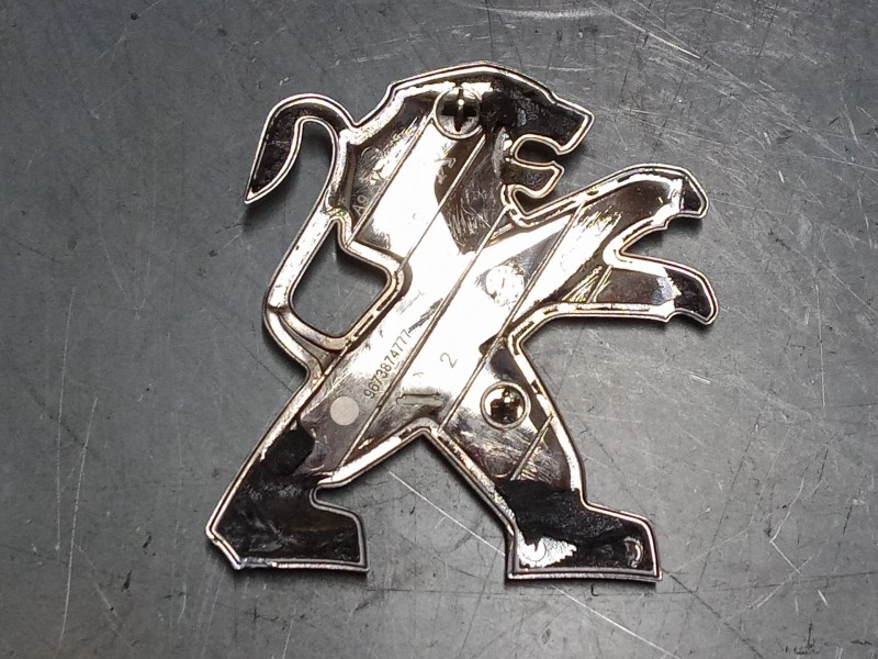 Recambio de anagrama para peugeot 208 i (ca_, cc_) 1.2 vti 82 referencia OEM IAM 9673874777  