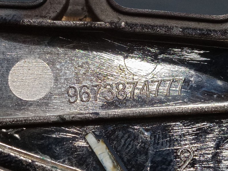 Recambio de anagrama para peugeot 208 i (ca_, cc_) 1.2 vti 82 referencia OEM IAM 9673874777  