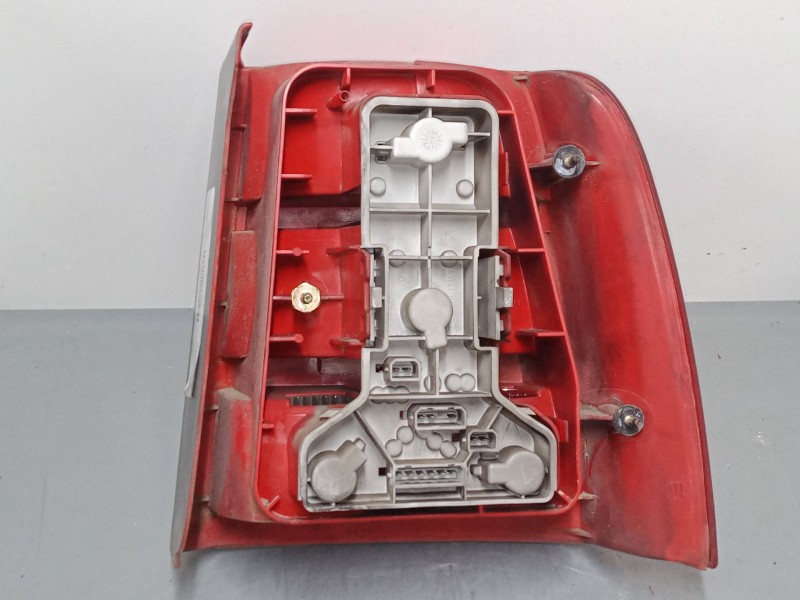 Recambio de piloto trasero izquierdo para volkswagen passat b5 (3b2) 1.9 tdi referencia OEM IAM 3B5945257  