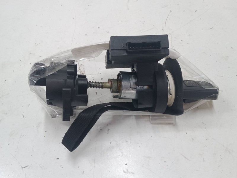 Recambio de clausor para opel corsa c (x01) 1.2 (f08, f68) referencia OEM IAM 24445098  