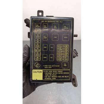 CAJA RELES / FUSIBLES 