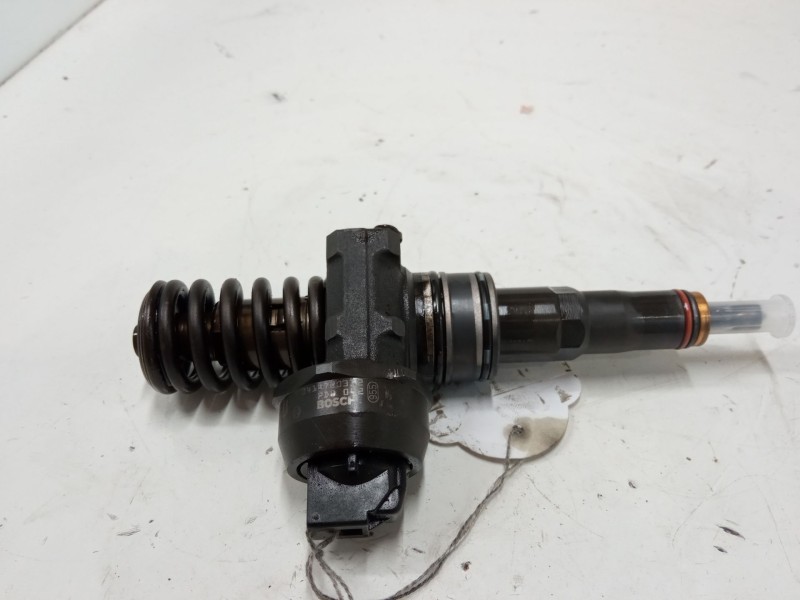 Recambio de inyector para skoda octavia ii combi (1z5) 2.0 tdi 16v referencia OEM IAM 038130073BQ  