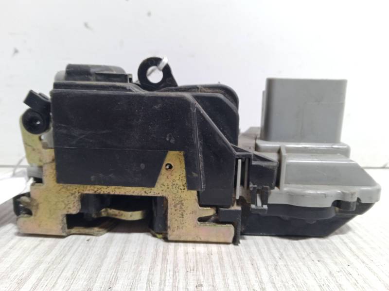 CERRADURA PUERTA DELANTERA DERECHA 