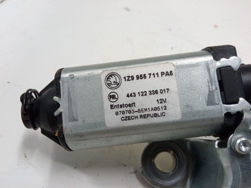 Recambio de motor limpia trasero para skoda octavia ii combi (1z5) 2.0 tdi 16v referencia OEM IAM 1Z9955711  