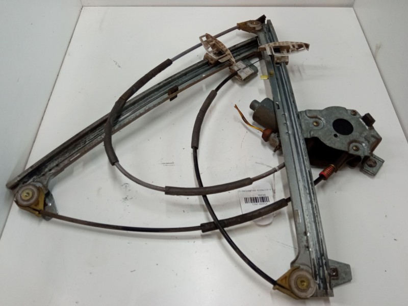 Recambio de elevalunas electrico delantero izquierdo para citroën xsara (n1) 1.6 i referencia OEM IAM   