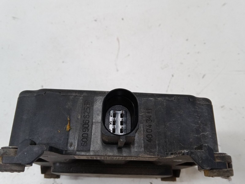 Recambio de caja vacio para seat ibiza iii (6l1) 1.4 tdi referencia OEM IAM 6Q0906625  