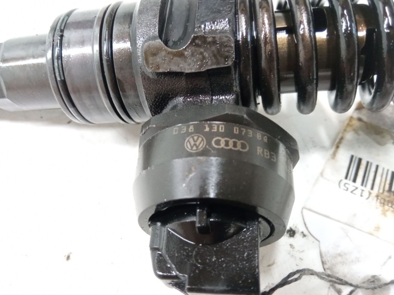 Recambio de inyector para skoda octavia ii combi (1z5) 2.0 tdi 16v referencia OEM IAM 038130073BQ  