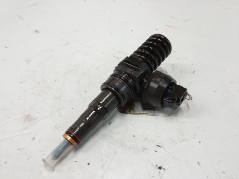 Recambio de inyector para skoda octavia ii combi (1z5) 2.0 tdi 16v referencia OEM IAM 038130073BQ  