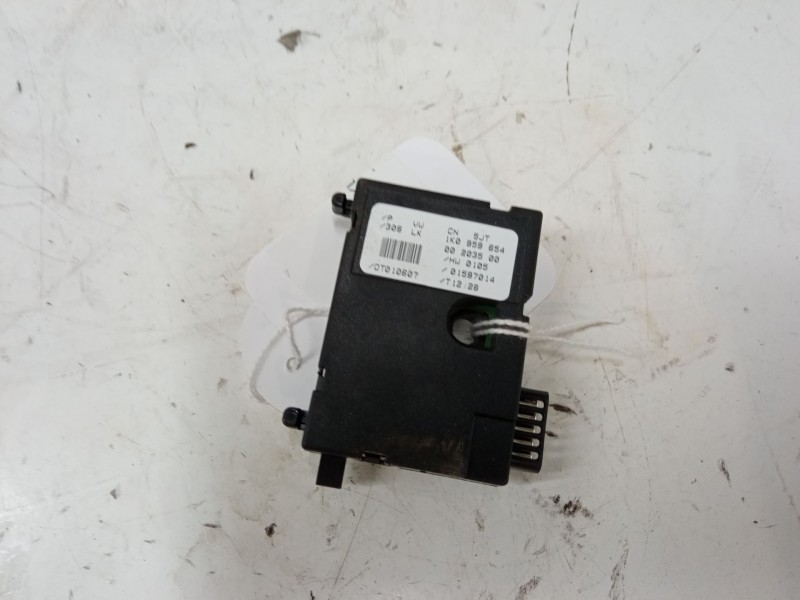 Recambio de sensor angulo de giro para skoda octavia ii combi (1z5) 2.0 tdi 16v referencia OEM IAM 1K0959654  