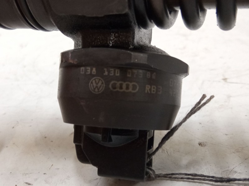 Recambio de inyector para skoda octavia ii combi (1z5) 2.0 tdi 16v referencia OEM IAM 038130073BQ  