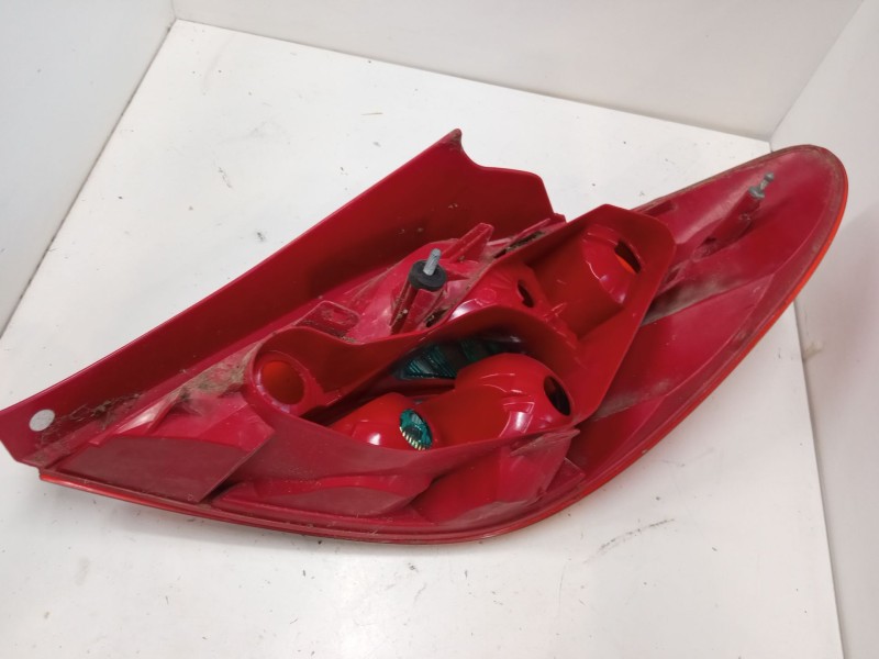 Recambio de piloto trasero izquierdo para peugeot 207/207+ (wa_, wc_) 1.4 referencia OEM IAM   