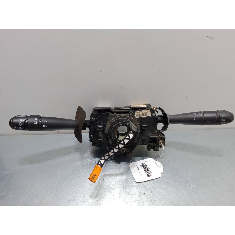 Recambio de mando luces para renault clio ii (bb_, cb_) 1.4 (b/cb0c, b/cb0s) referencia OEM IAM   